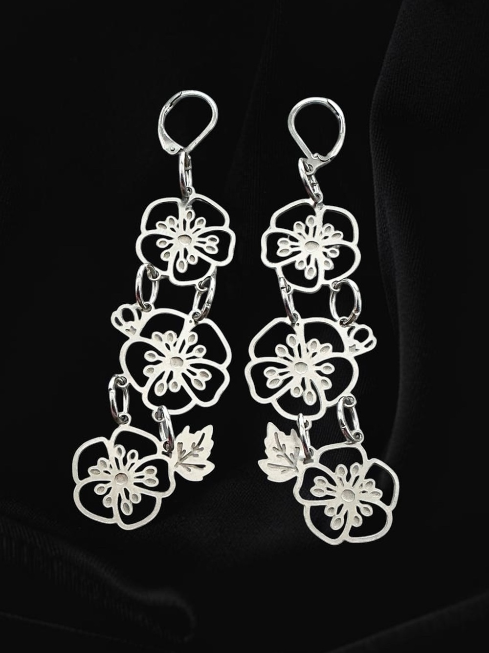 🆕 May Birth Flower (HAWTHORN) Dangle Earrings